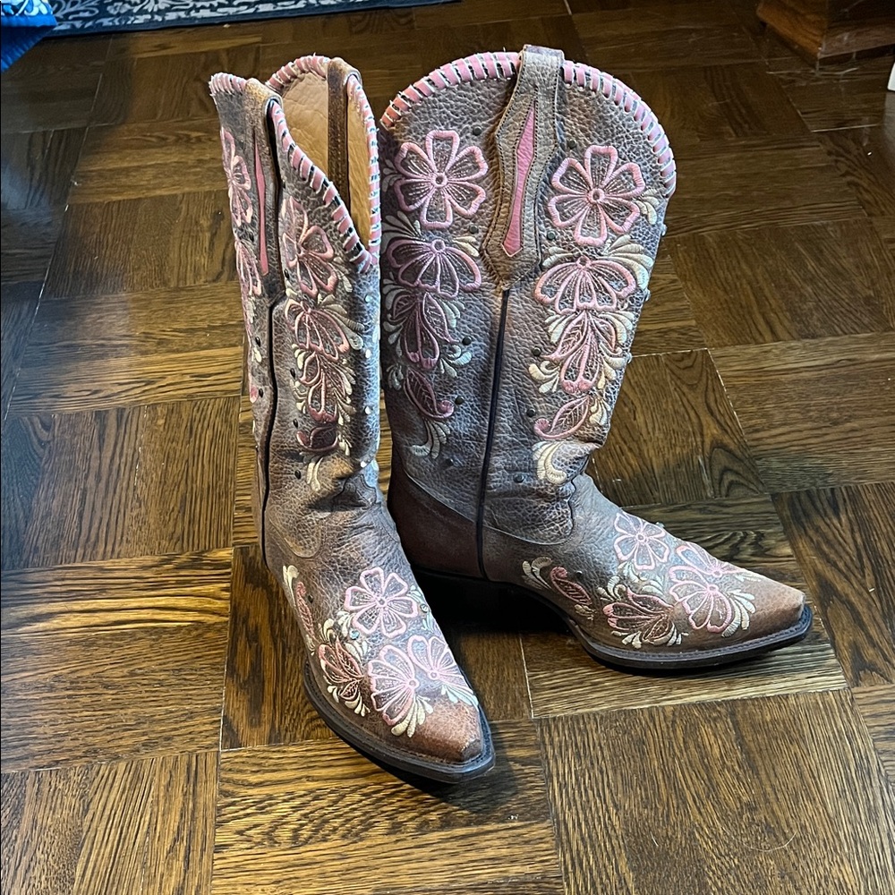 Floral Embroidered Heeled Boots - Pink and Brown